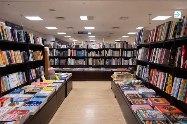 Kinokuniya: the biggest English-language bookstore in Tokyo