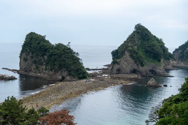 Tombolo Land Bridge, Nishiizu