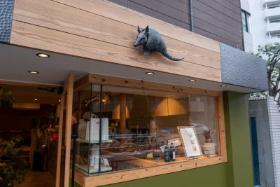 armadillo bakes&coffee, Sendagi