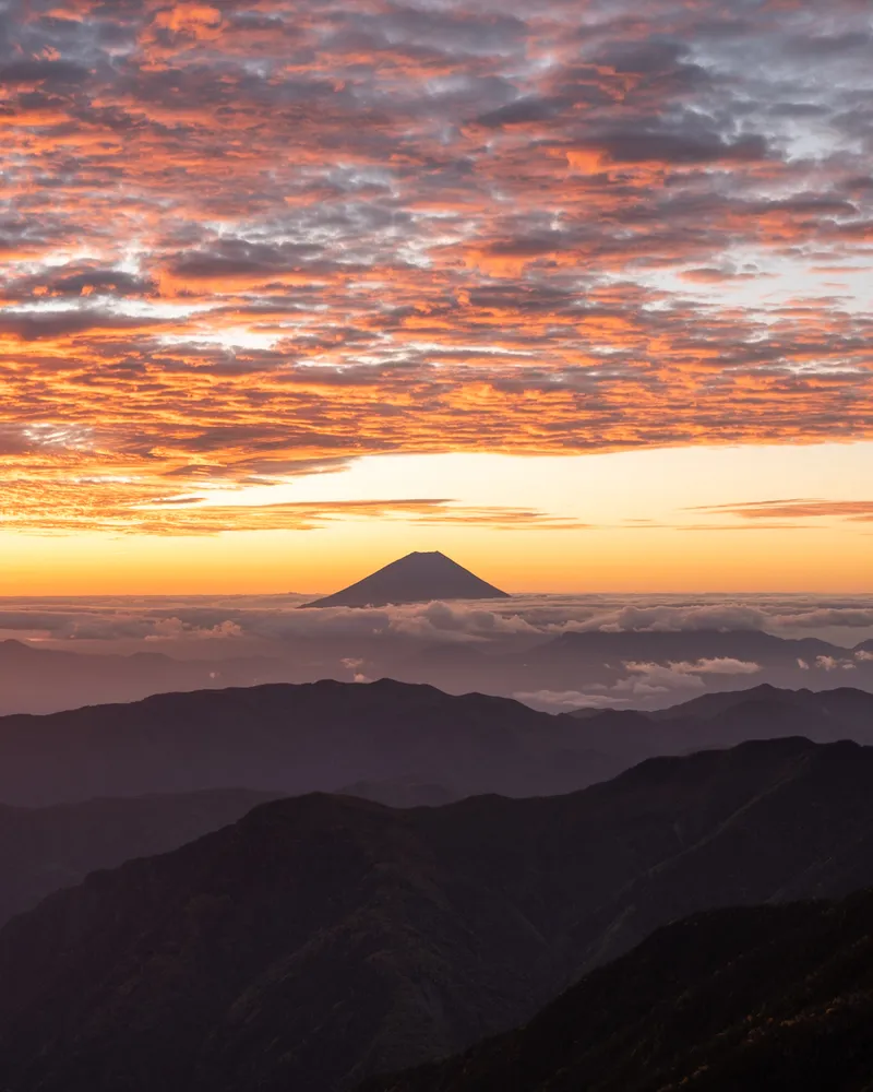 Mt Kita and Mt Aino: Views of Mt Fuji