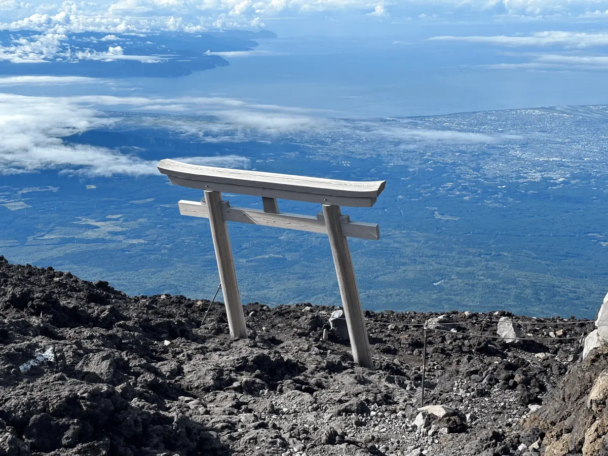 Climbing Mt Fuji in one day: Hiking Mt Fuji via midnight bus